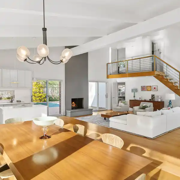 BRIGHT NEWLY RENOVATED RENTAL HOME