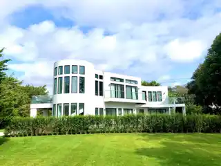 Stunning Contemporary Summer Home with Luxury Amenities