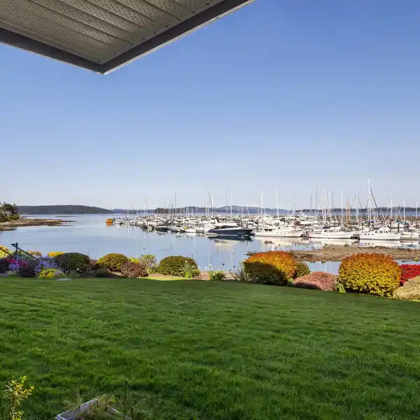 EXQUISITE SEASIDE LIVING