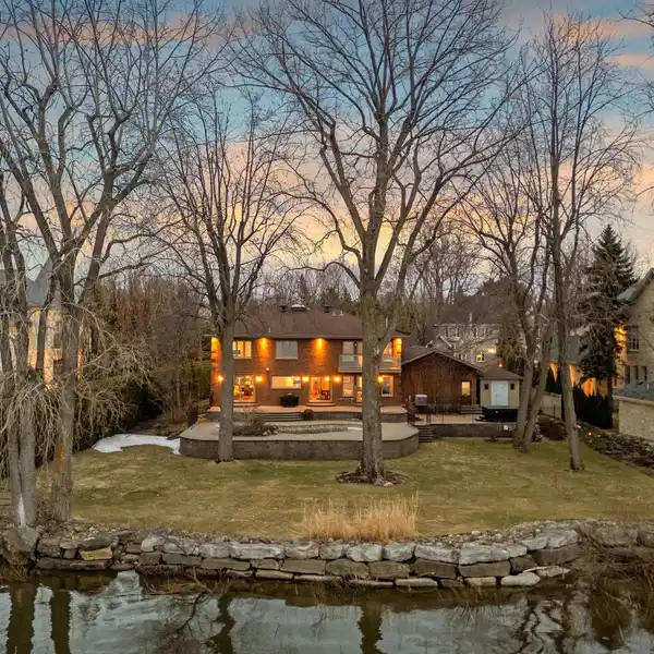 METICULOUSLY RENOVATED WATERFRONT RESIDENCE