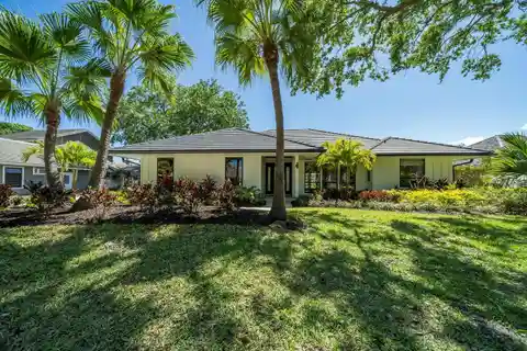 Tranquility and Luxury in River Ridge