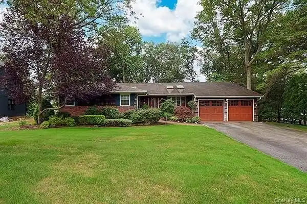 MOVE-IN READY MID-BLOCK RANCH