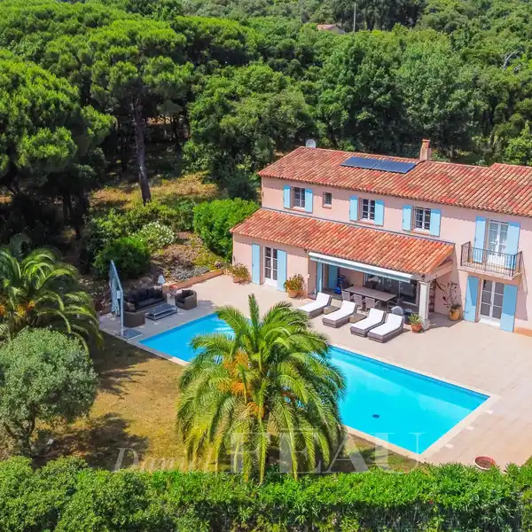 PEACEFUL LUXURY PROPERTY WITH POOL