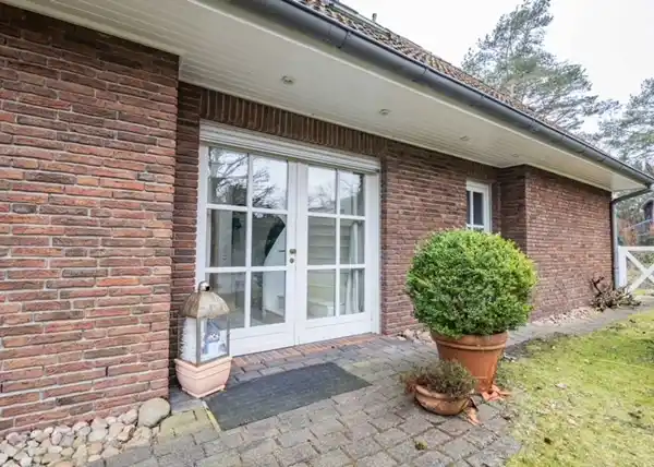 SOLID HOME IN PRIME LOCATION