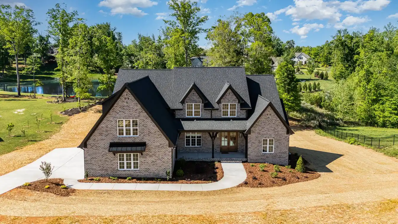 Warm and Welcoming Retreat on Prime Property