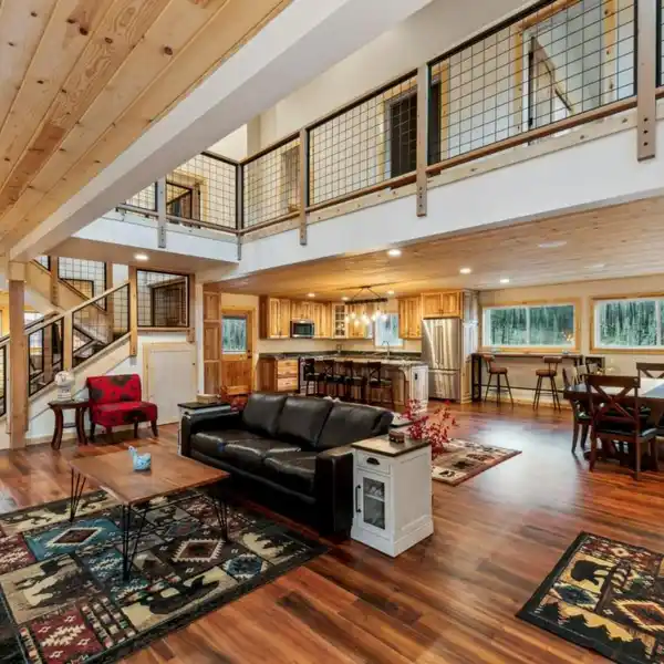 ADVENTURE-READY HOME NEAR ECHO LAKES