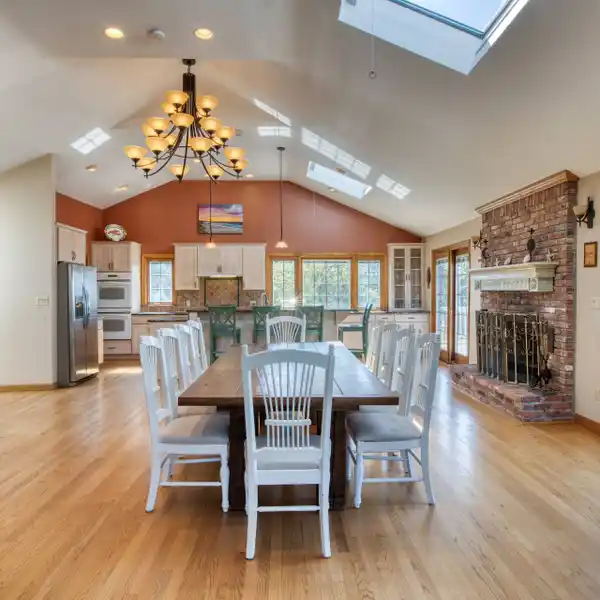 THE PERFECT BALANCE OF LUXURY AND COMFORTABLE LIVING