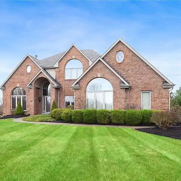 AMAZING FOUR LAKES HOME