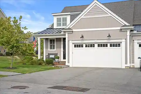 Loft Ideal for Office or Reading Nook