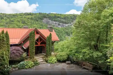 Rustic Charm with Modern Luxury in Bald Rock