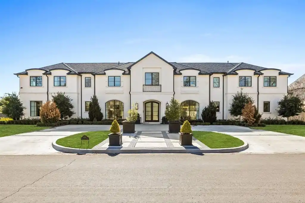 Refined Elegance on an Oversized Lot in Preston Hollow