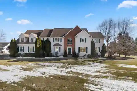 Exceptional Residence in Picturesque Centennial Ridge