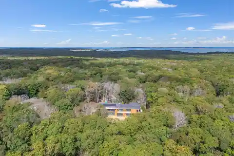 Unparalleled New Modern Home