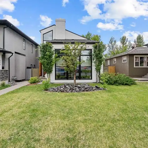 REFINED HOME IN WINDSOR PARK