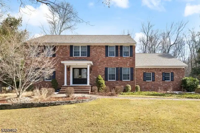 Colonial Home in Sought-after Skyline Ridge