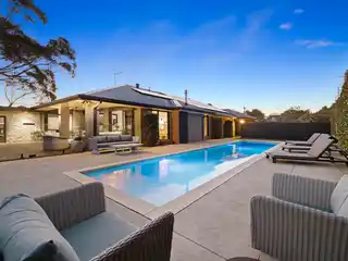 Single-Level Residence That Redefines Resort-Style Luxury