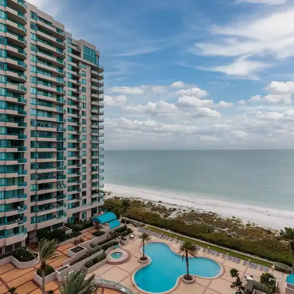 LUXURY LIVING IN THE ULTIMAR