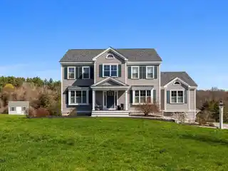 Immaculate Colonial on 3.5 Acres