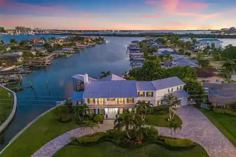 The Ultimate Coastal Lifestyle