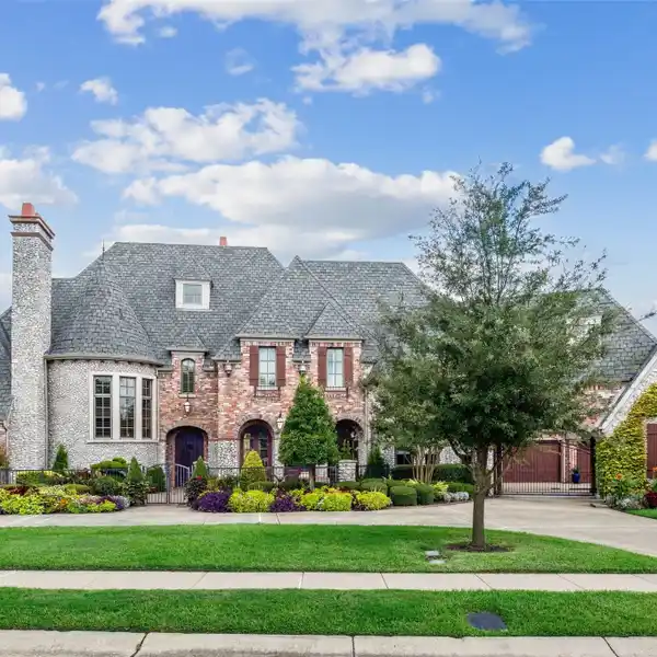 LUXURY AND COMFORT IN TIMARRON’S CHADWICK CROSSING