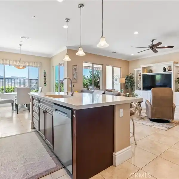 ELEVATED LIVING IN PRESTIGIOUS GAVILAN-SENDERO