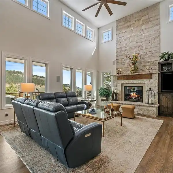 STUNNING RETREAT NESTLED IN THE SERENE FOOTHILLS