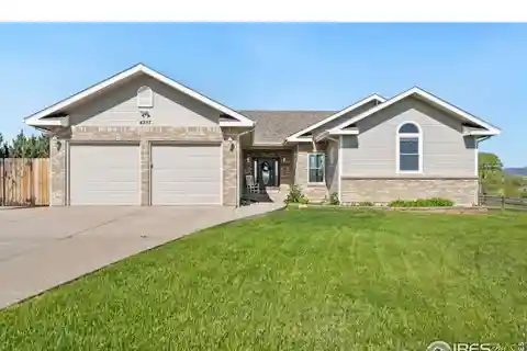 Designer Ranch Retreat with Inviting Flow