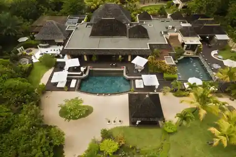 Exceptional Villa in Lush Tropical Setting