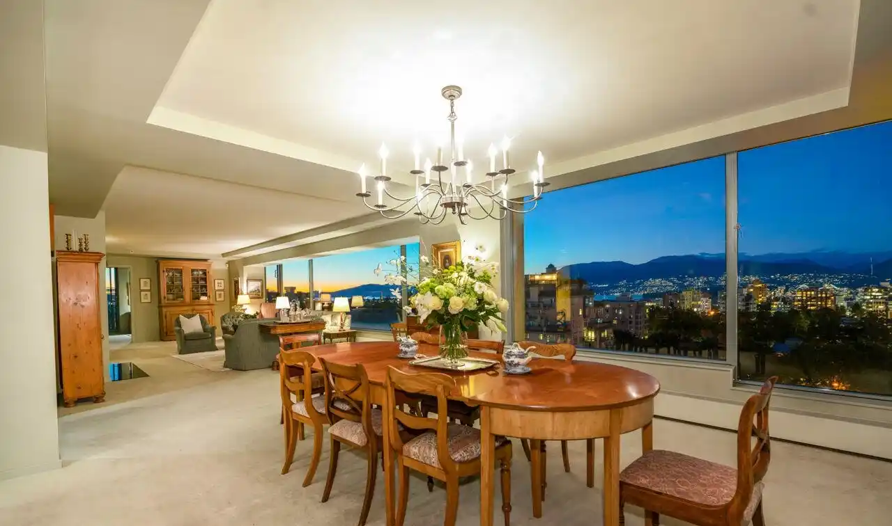 Spectacular Full-floor Apartment in the Bing Thom Building