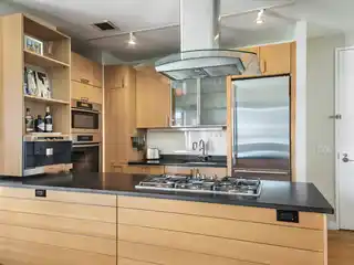 Sun-Drenched Luxury Residence with Panoramic City Views