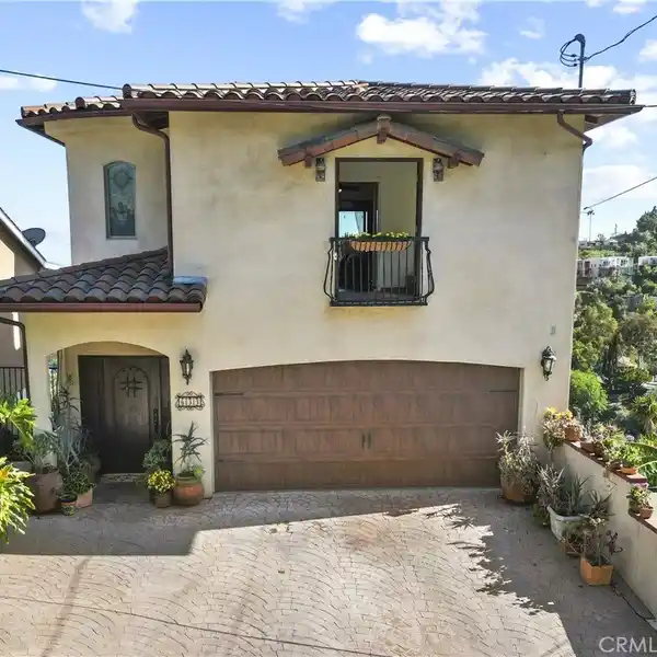 MEDITERRANEAN CUSTOM HOME IN THE HILLS OF MT. WASHINGTON