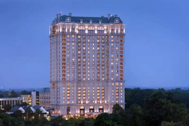 Luxury at Its Finest at the St Regis