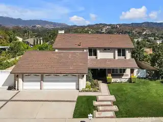 Beautifully Upgraded Home in Vista Ridge