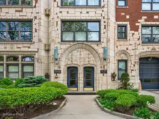 Grand Duplex with Iconic Lake Shore Views