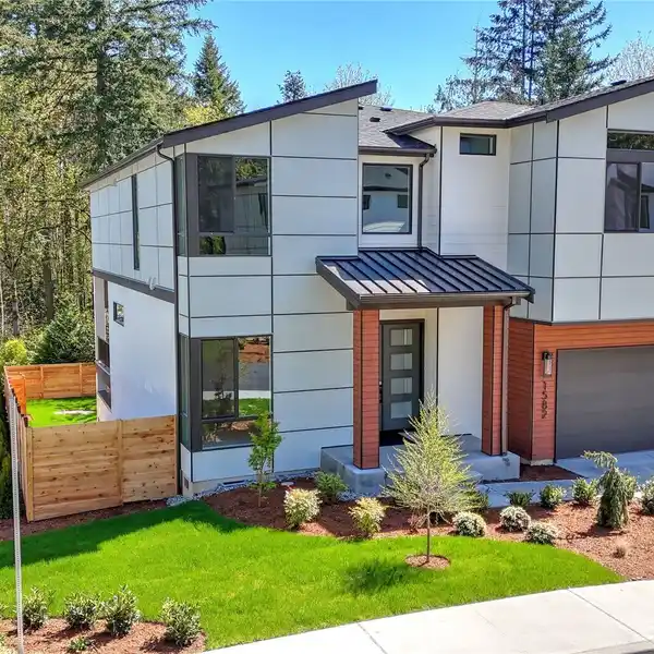 MODERN MASTERPIECE WITH SOARING CEILINGS AND LUXE FINISHES