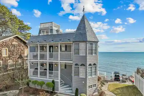 Spectacular Waterfront Estate