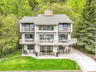 Bright and Stylish Lakefront Retreat