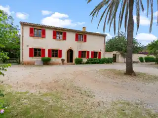 Fantastic Finca with Rental License Within Walking Distance to Pollensa