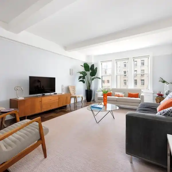 CENTRAL PARK LIVING WITH SPACIOUS PRE-WAR CHARM