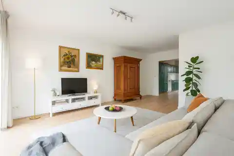 Bright and Charming Mid-Terrace House