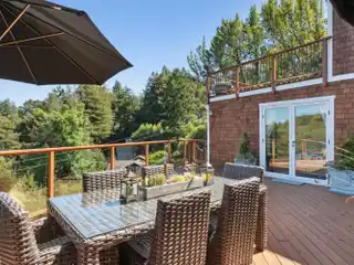 Serene Retreat with Spectacular Surroundings