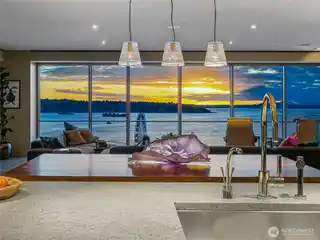 Urban Energy with Serene Comfort