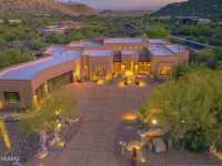 CUSTOM LUXURY ESTATE WITH PANORAMIC VIEWS