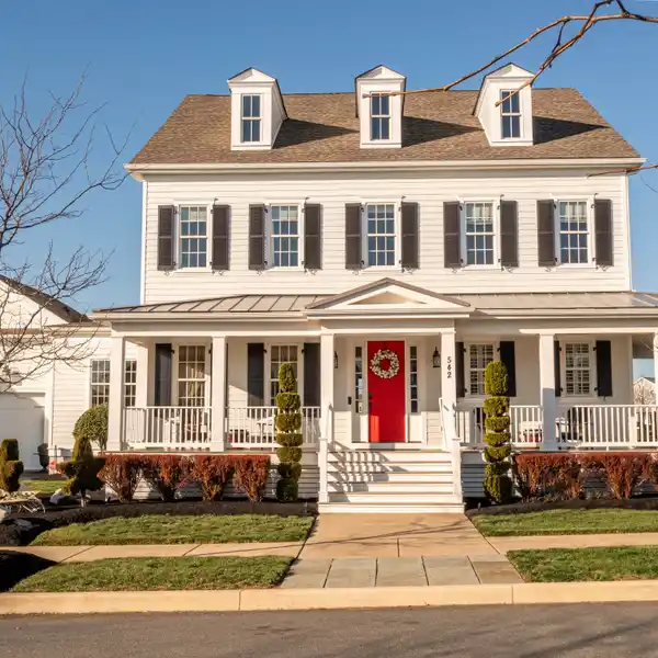 MODERN COLONIAL FARMHOUSE