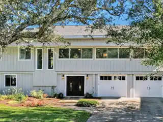Coastal Elegance at Its Finest