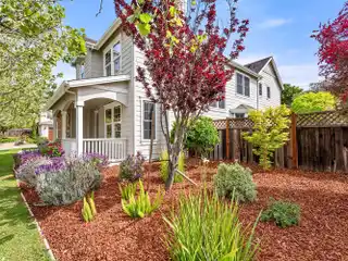 Comfort and Elegance in Pointe Marin