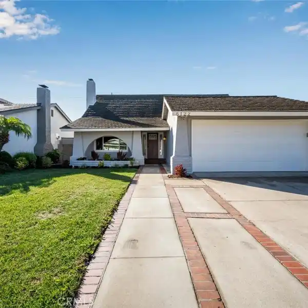 MODERN ELEGANCE MEETS COMPLETE HOME TRANSFORMATION