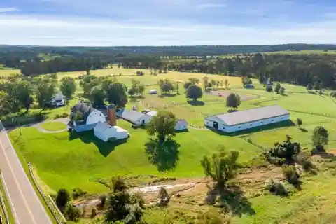 Equestrian Idyllic Retreat in Beautiful Hunterdon County