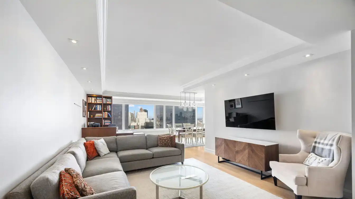 Expansive Luxury Corner Residence