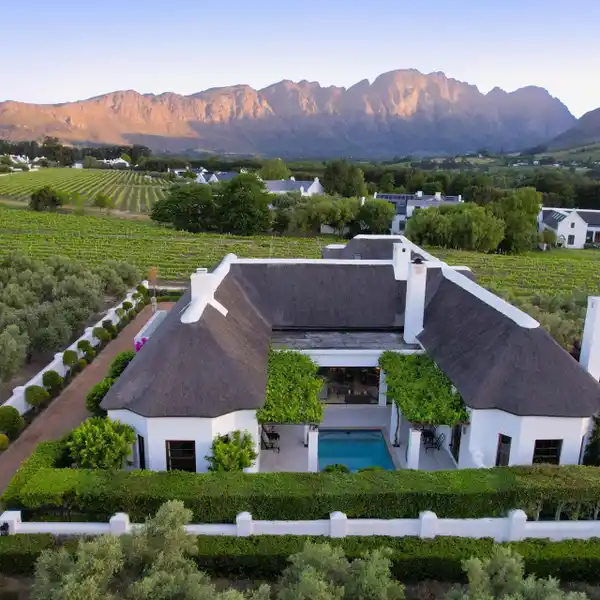 OPULENT COUNTRY LIVING